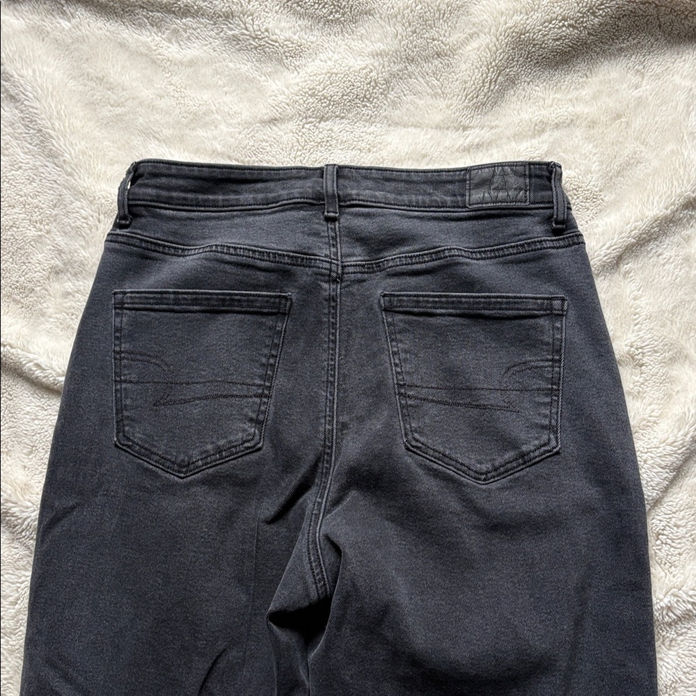 American Eagle Stretch Mom Jeans Sz 8 | High Rise Black Denim AEO - Picture 11 of 12